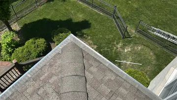 Guard around intersecting rooflines