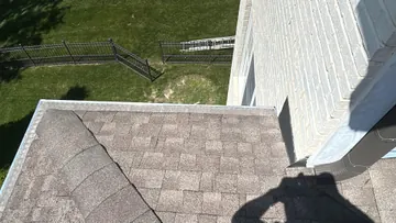 Guard around a small roof section