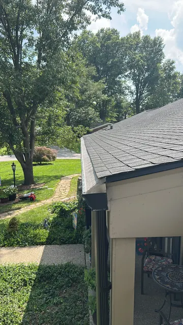 Finished gutter at the roof edge